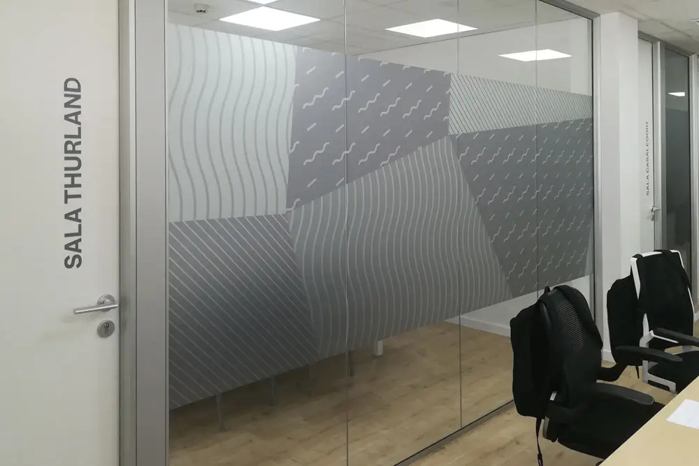 Disseny de retolació comercial en nave industrial-Verdifresh-Identitat-corporativa-Gisela-Almerich_comunicacio-grafica