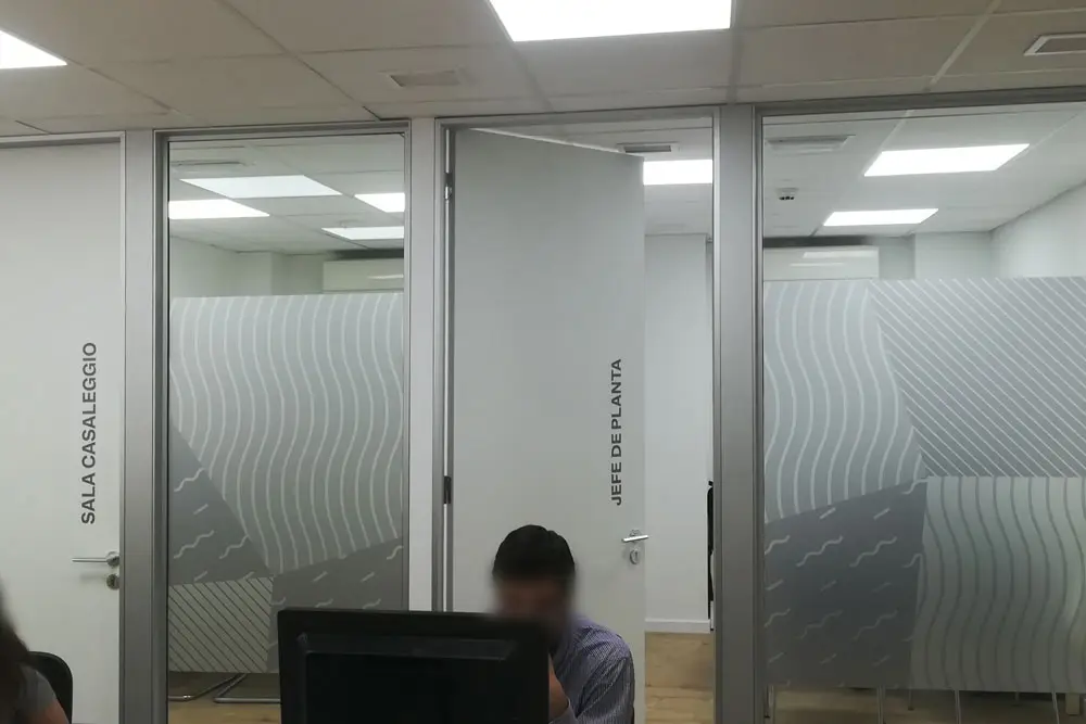 Disseny de retolació comercial en nave industrial-Verdifresh-Identitat-corporativa-Gisela-Almerich_comunicacio-grafica