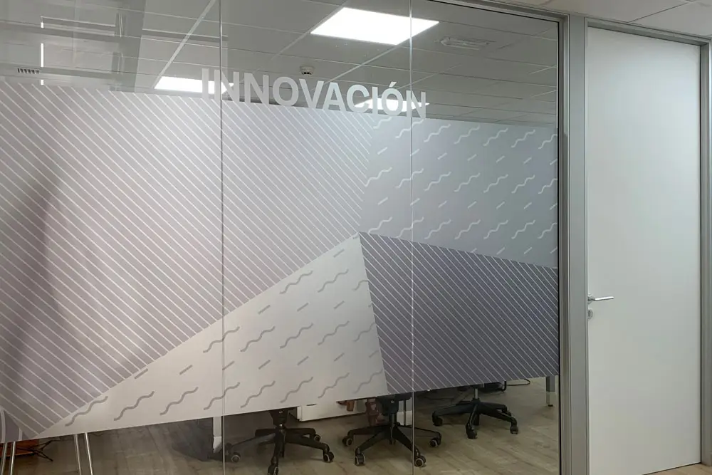 Disseny de retolació comercial en nave industrial-Verdifresh-Identitat-corporativa-Gisela-Almerich_comunicacio-grafica