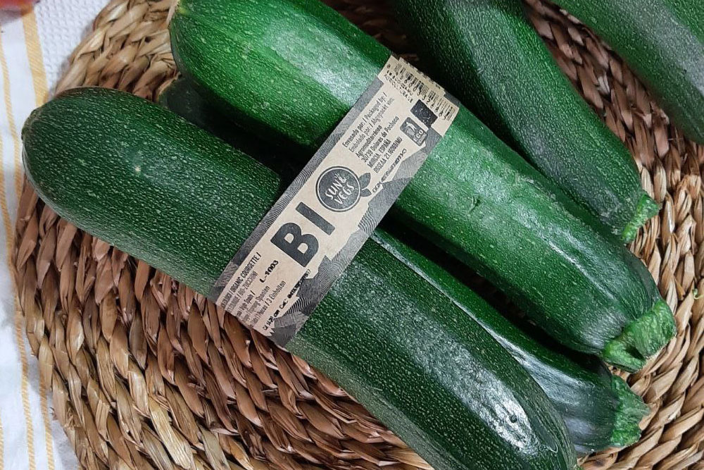 Disseny gràfic d'etiquetage, feixí envoltori per a carabassetes de la marca de productes alimentarias Sun&Vegs. Gisela Almerich comunicació gràfica